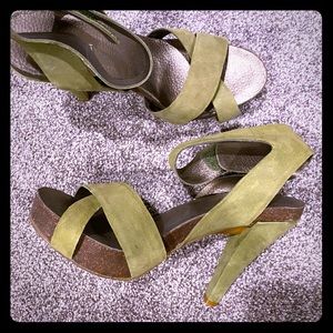 Nine West platform heels, green suede size 7
